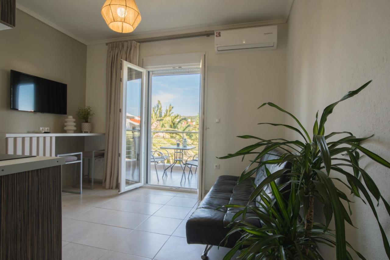 Vertigo Seaside Apartments Nikiti  Ngoại thất bức ảnh