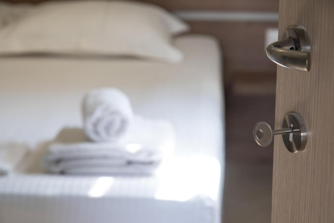 Vertigo Seaside Apartments Nikiti  Ngoại thất bức ảnh
