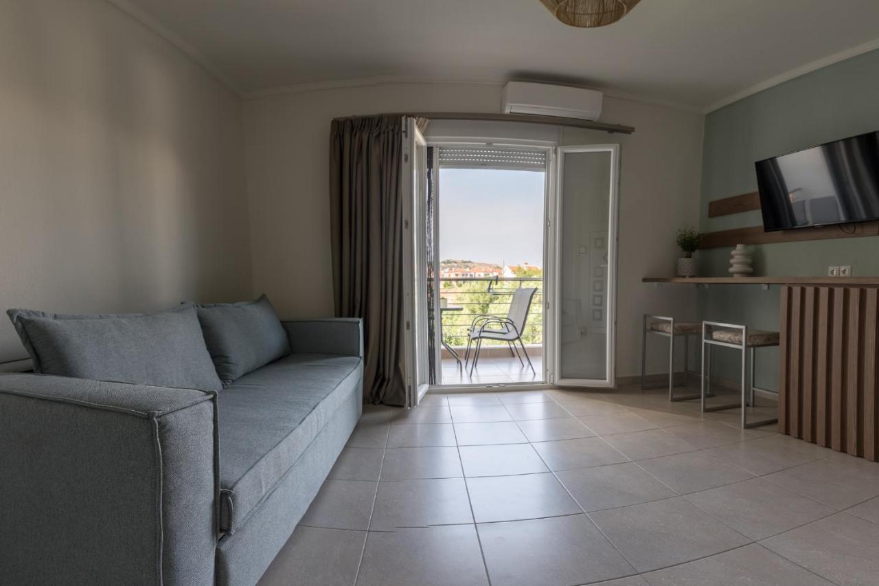 Vertigo Seaside Apartments Nikiti  Ngoại thất bức ảnh