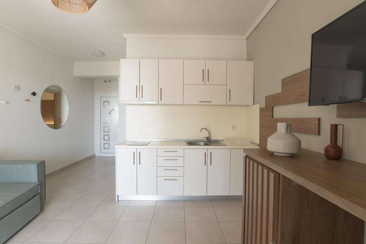 Vertigo Seaside Apartments Nikiti  Ngoại thất bức ảnh