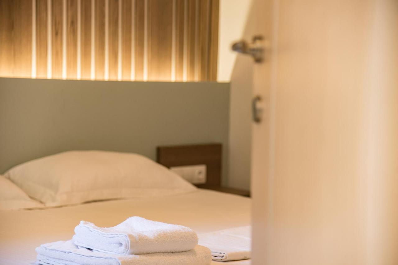 Vertigo Seaside Apartments Nikiti  Ngoại thất bức ảnh