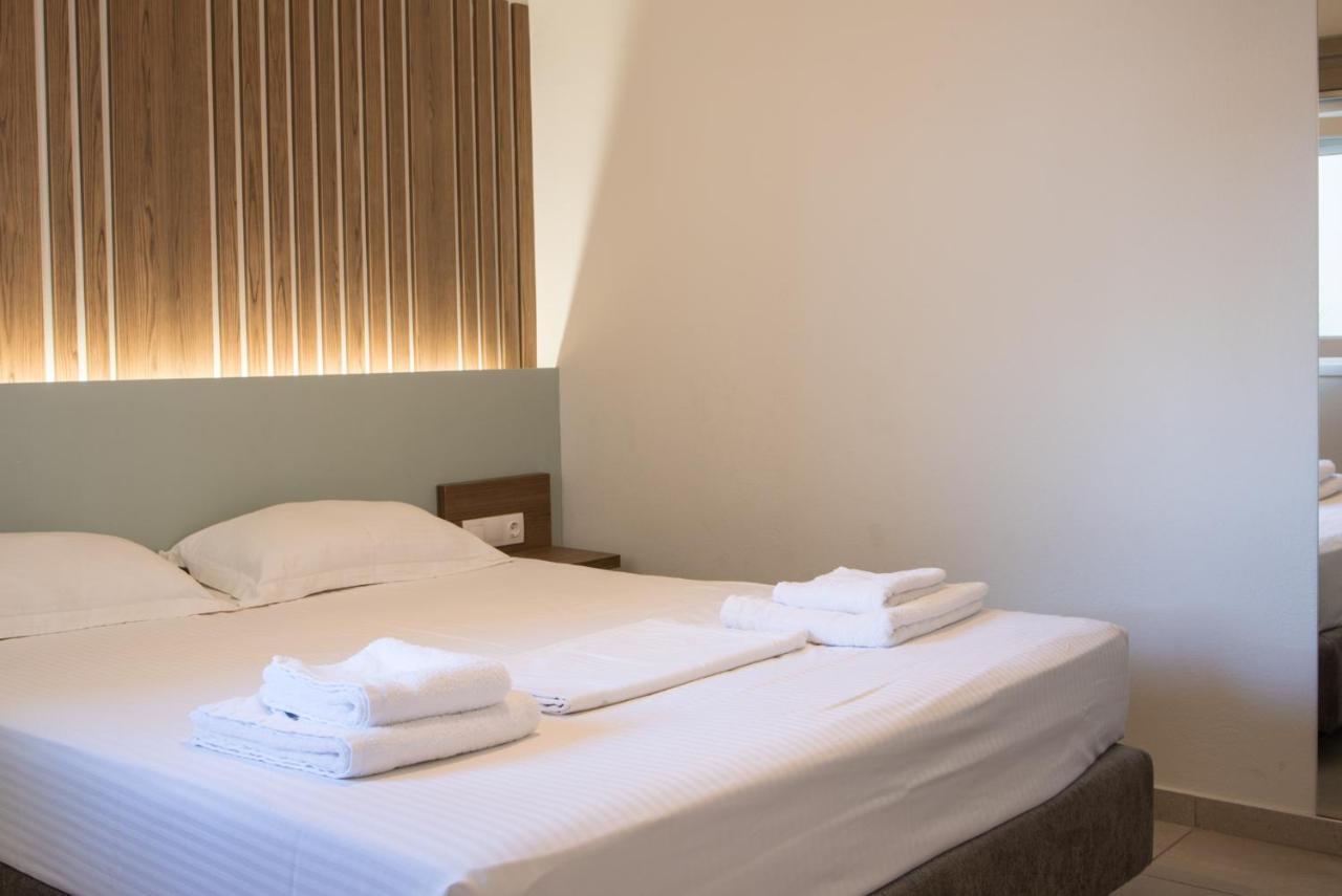 Vertigo Seaside Apartments Nikiti  Ngoại thất bức ảnh