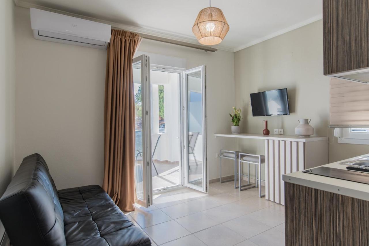 Vertigo Seaside Apartments Nikiti  Ngoại thất bức ảnh